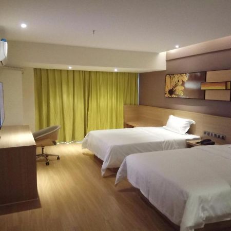 Iu Hotel Guiyang Jinyang Century City Shopping Center Chayuan Village Metro Vanke Zewnętrze zdjęcie